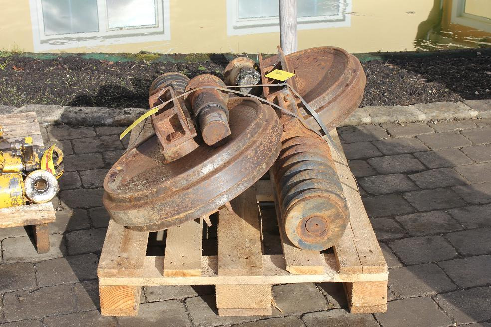 Poclain 90 - Undercarriage parts for Construction machinery: picture 2 Poclain 90 - Undercarriage parts for Construction machinery: picture 2