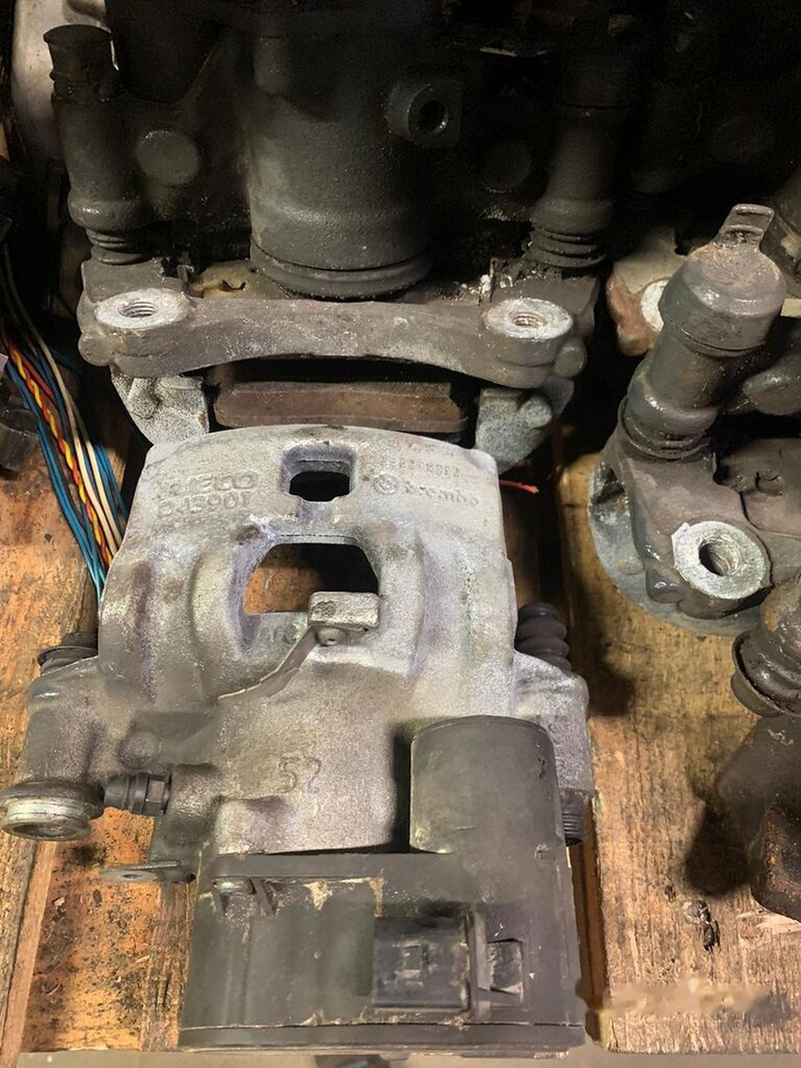 Brembo elektryczne D43901 Iveco Daily prawy, lewy, tył 2019- D43901 - Brake caliper for Truck: picture 1 Brembo elektryczne D43901 Iveco Daily prawy, lewy, tył 2019- D43901 - Brake caliper for Truck: picture 1