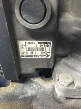 Knorr-Bremse Europa 1827274 Scania R - Brake valve for Truck: picture 2 Knorr-Bremse Europa 1827274 Scania R - Brake valve for Truck: picture 2