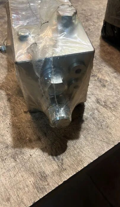 Rexroth Flow Divider R930062425 - Brake valve for Truck: picture 1 Rexroth Flow Divider R930062425 - Brake valve for Truck: picture 1
