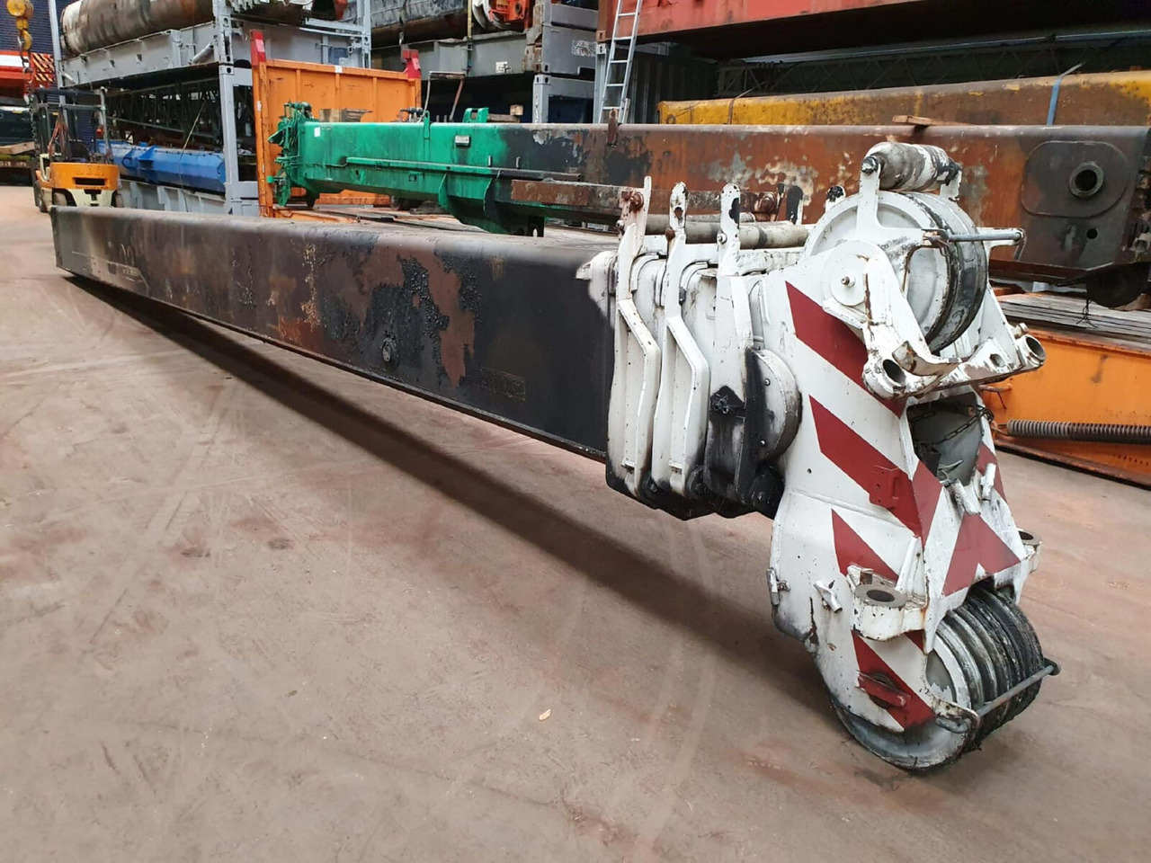 FAUN ATF 50-3 telescopic section 3 - Boom for Mobile crane: picture 2 FAUN ATF 50-3 telescopic section 3 - Boom for Mobile crane: picture 2