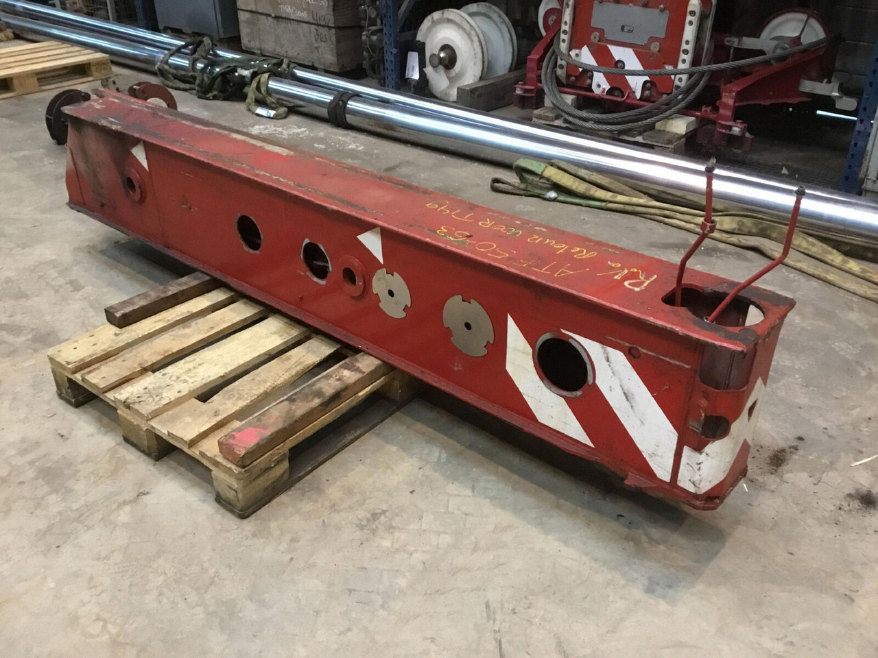FAUN ATF 50G-3 outrigger beam front - Suspension for Mobile crane: picture 1 FAUN ATF 50G-3 outrigger beam front - Suspension for Mobile crane: picture 1