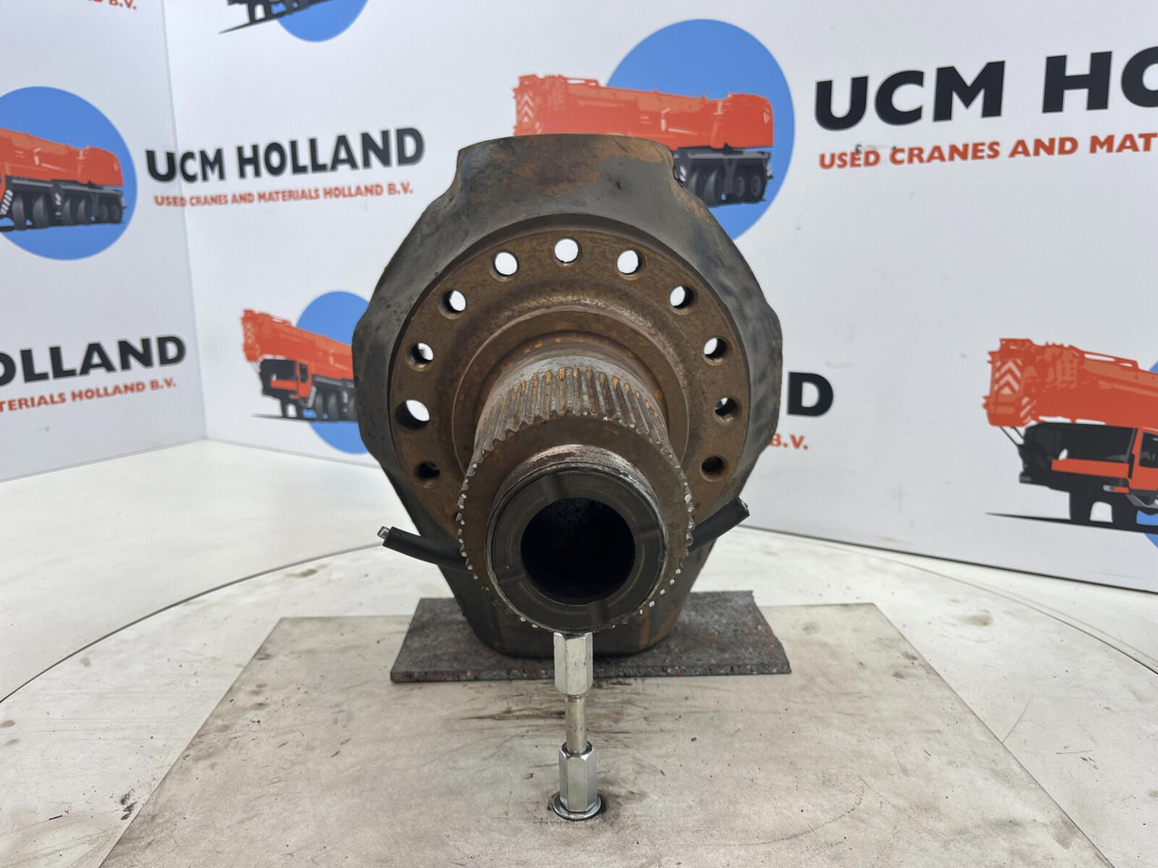 FAUN RTF 40 Steering knuckle 16 holes axle 3 - Steering knuckle for Crane: picture 2 FAUN RTF 40 Steering knuckle 16 holes axle 3 - Steering knuckle for Crane: picture 2