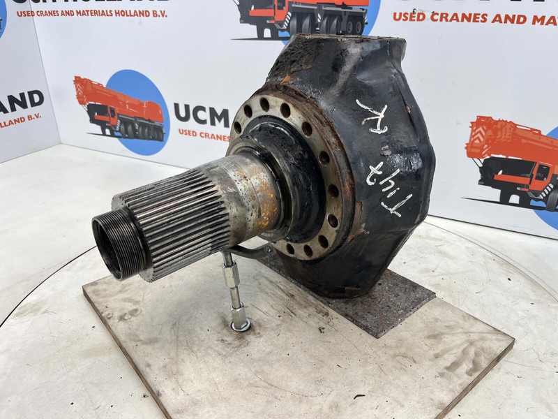 Faun ATF 45-3 Steering knuckle 16 holes axle 3 - Steering knuckle for Crane: picture 1 Faun ATF 45-3 Steering knuckle 16 holes axle 3 - Steering knuckle for Crane: picture 1