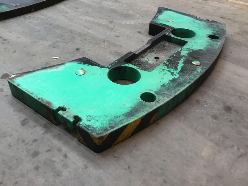 Faun ATF 60-3 counterweight 2 ton - Counterweight for Construction machinery: picture 3 Faun ATF 60-3 counterweight 2 ton - Counterweight for Construction machinery: picture 3