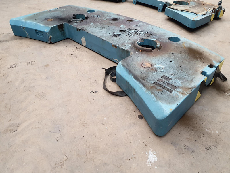 Faun ATF 60-3 counterweight 3.1 ton - Counterweight for Construction machinery: picture 3 Faun ATF 60-3 counterweight 3.1 ton - Counterweight for Construction machinery: picture 3