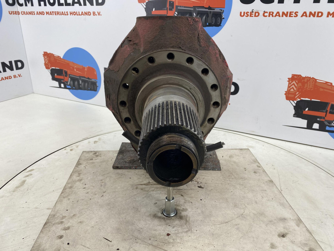 Gottwald AMK Steering knuckle 16 holes - Steering knuckle for Mobile crane: picture 2 Gottwald AMK Steering knuckle 16 holes - Steering knuckle for Mobile crane: picture 2