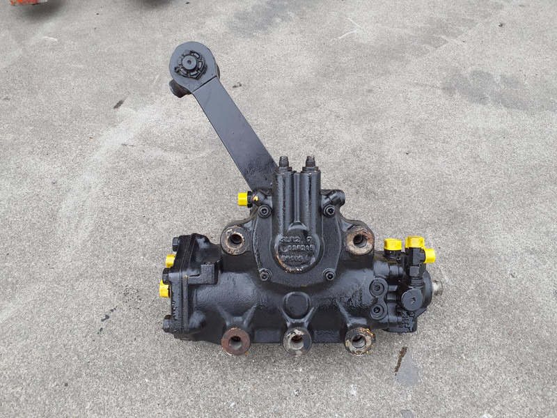 Grove GMK 6400 steering box servocom-zf - Steering column for Crane: picture 3 Grove GMK 6400 steering box servocom-zf - Steering column for Crane: picture 3