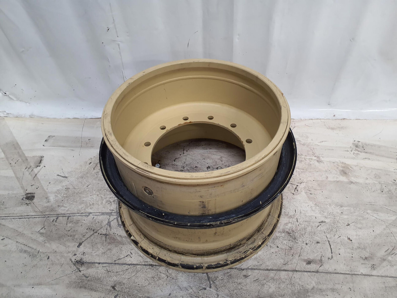 Grove Rim 525/80R25 12 20.5 3p - Rim for Crane: picture 1 Grove Rim 525/80R25 12 20.5 3p - Rim for Crane: picture 1