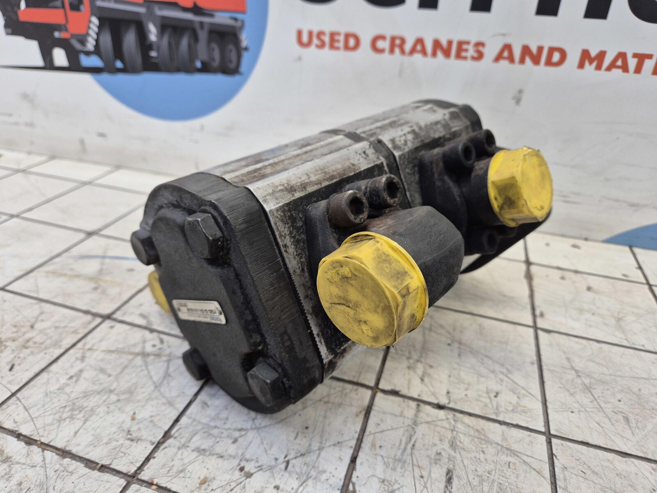 Haldex Barnes dual gear pump - Hydraulic pump for Mobile crane: picture 3 Haldex Barnes dual gear pump - Hydraulic pump for Mobile crane: picture 3