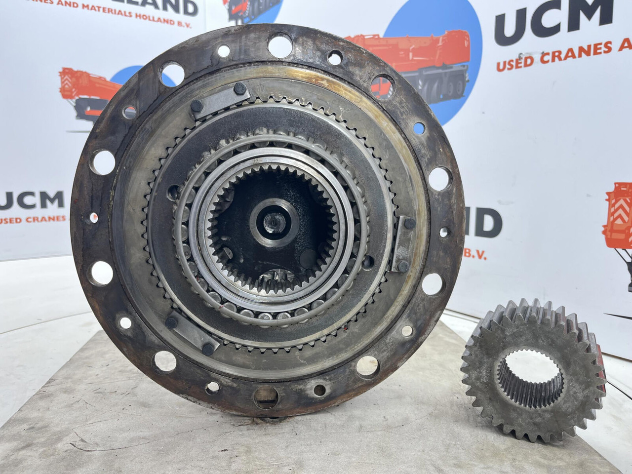 Kessler+Co Kessler Planetary gear 31-15-62-40-3pl-H84-46 - Swing motor for Crane: picture 5 Kessler+Co Kessler Planetary gear 31-15-62-40-3pl-H84-46 - Swing motor for Crane: picture 5