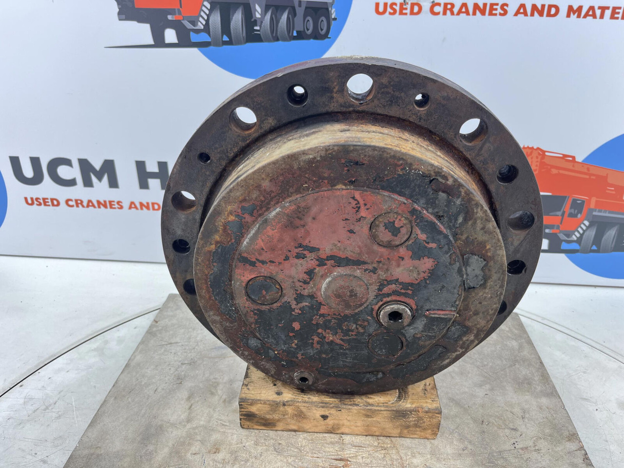 Kessler Planetary gear 17-24-67-32-3pl-H83-42 - Final drive for Mobile crane: picture 1 Kessler Planetary gear 17-24-67-32-3pl-H83-42 - Final drive for Mobile crane: picture 1