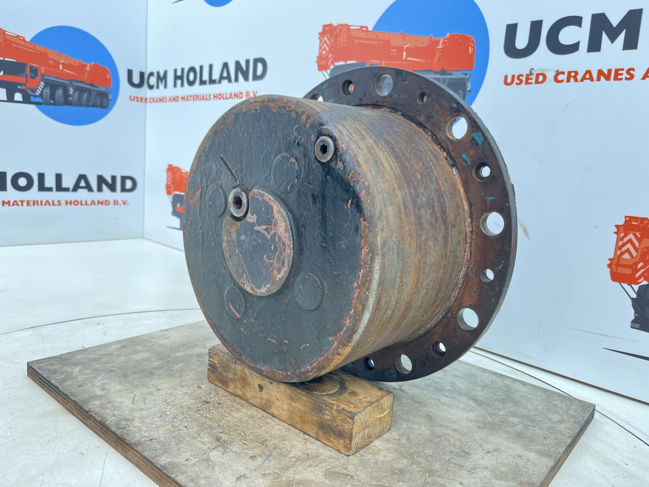 Kessler planetary gear 22-25-74-40-4pl-H172-46 - Final drive for Crane: picture 2 Kessler planetary gear 22-25-74-40-4pl-H172-46 - Final drive for Crane: picture 2