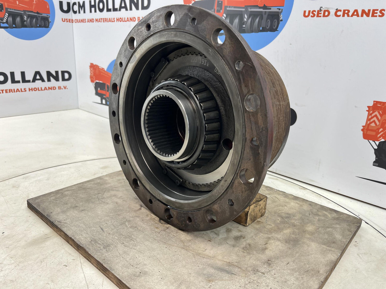 Kessler planetary gear 22-25-74-40-4pl-H177-46 - Final drive for Mobile crane: picture 3 Kessler planetary gear 22-25-74-40-4pl-H177-46 - Final drive for Mobile crane: picture 3