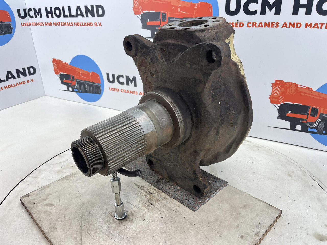 Krupp 70 GMT Steering knuckle axle 2 - Steering knuckle for Mobile crane: picture 1 Krupp 70 GMT Steering knuckle axle 2 - Steering knuckle for Mobile crane: picture 1