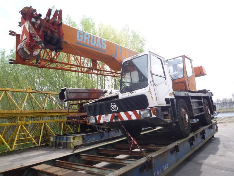 Krupp KMK 2025 for parts - All terrain crane: picture 1 Krupp KMK 2025 for parts - All terrain crane: picture 1