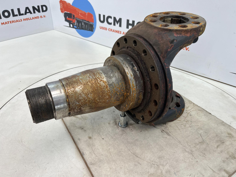 Liebherr LT 1090 Steering knuckle 16 holes - Steering knuckle for Crane: picture 1 Liebherr LT 1090 Steering knuckle 16 holes - Steering knuckle for Crane: picture 1