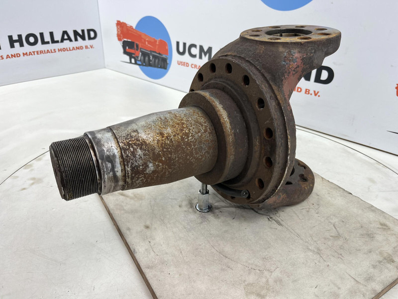 Liebherr LT 1090 Steering knuckle 16 holes - Steering knuckle for Crane: picture 1 Liebherr LT 1090 Steering knuckle 16 holes - Steering knuckle for Crane: picture 1