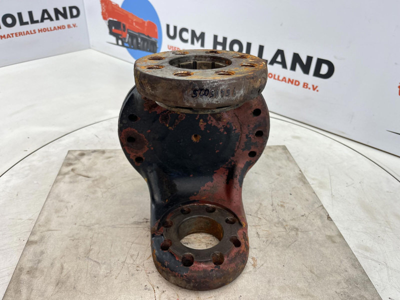 Liebherr LT 1090 Steering knuckle 16 holes - Steering knuckle for Crane: picture 5 Liebherr LT 1090 Steering knuckle 16 holes - Steering knuckle for Crane: picture 5