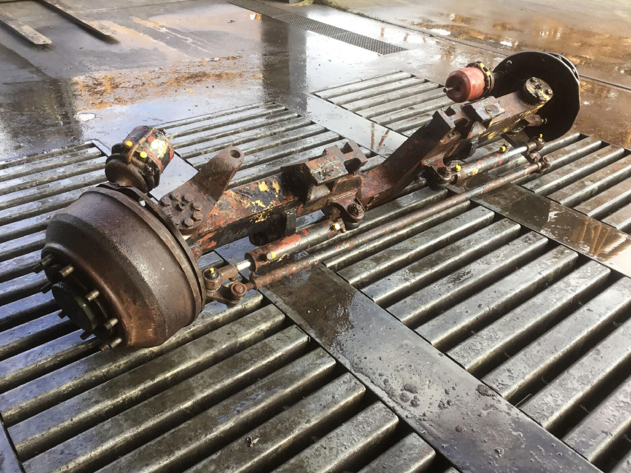 Liebherr LT 1160 axle 4 - Axle and parts for Mobile crane: picture 1 Liebherr LT 1160 axle 4 - Axle and parts for Mobile crane: picture 1