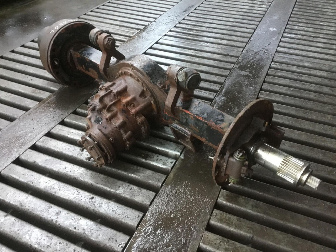 Liebherr LT 1160 axle 6 - Axle and parts for Mobile crane: picture 4 Liebherr LT 1160 axle 6 - Axle and parts for Mobile crane: picture 4