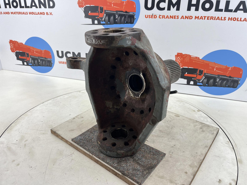 Liebherr LTM 1050-1 steering knuckle 16 holes axle 3 left - Steering knuckle for Crane: picture 4 Liebherr LTM 1050-1 steering knuckle 16 holes axle 3 left - Steering knuckle for Crane: picture 4