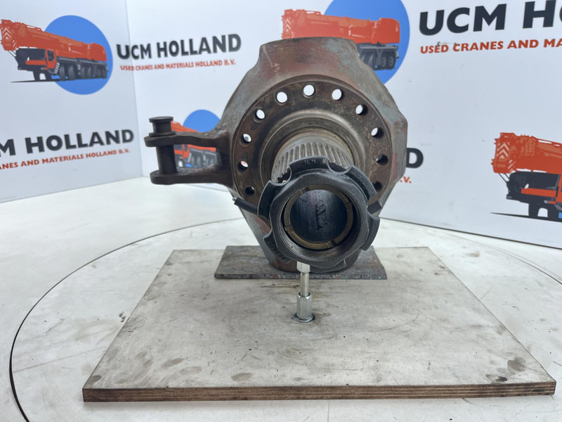 Liebherr LTM 1050-1 steering knuckle 16 holes axle 3 right - Steering knuckle for Crane: picture 2 Liebherr LTM 1050-1 steering knuckle 16 holes axle 3 right - Steering knuckle for Crane: picture 2