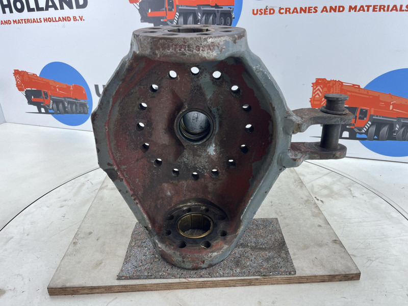 Liebherr LTM 1050-1 steering knuckle 16 holes axle 3 right - Steering knuckle for Crane: picture 5 Liebherr LTM 1050-1 steering knuckle 16 holes axle 3 right - Steering knuckle for Crane: picture 5