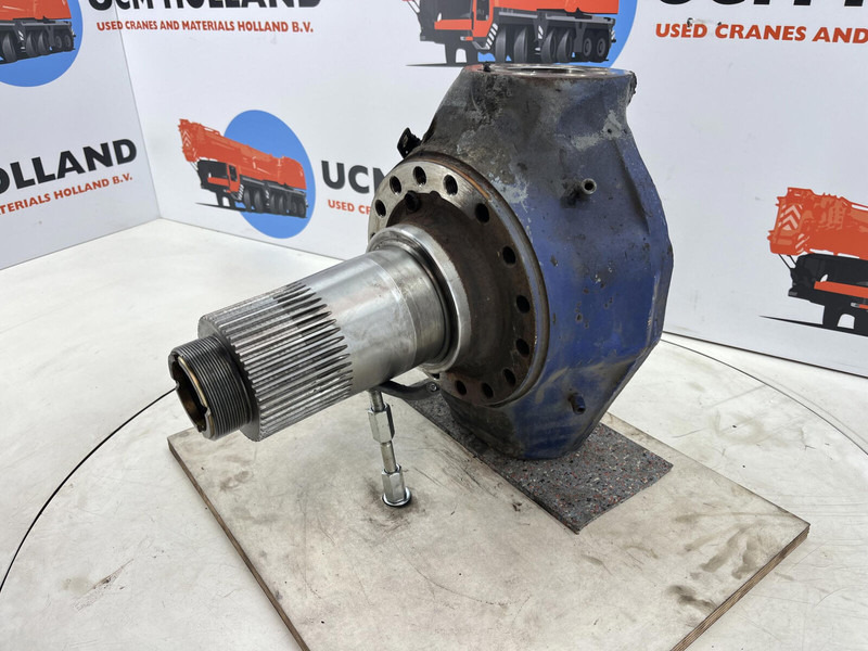 Liebherr LTM 1070-4.2 Steering knuckle 16 holes axle 3 - Steering knuckle for Crane: picture 1 Liebherr LTM 1070-4.2 Steering knuckle 16 holes axle 3 - Steering knuckle for Crane: picture 1