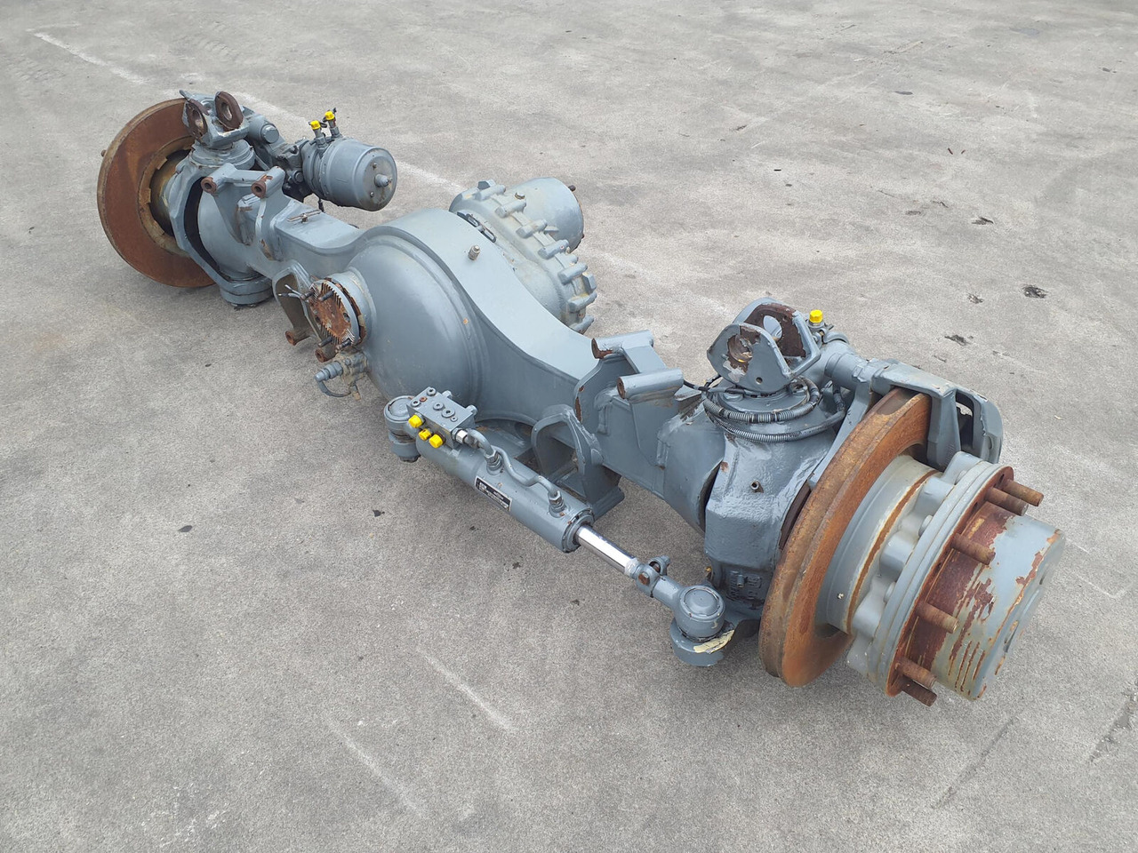 Liebherr LTM 1130-5.1 axle 4 - Axle and parts for Mobile crane: picture 2 Liebherr LTM 1130-5.1 axle 4 - Axle and parts for Mobile crane: picture 2
