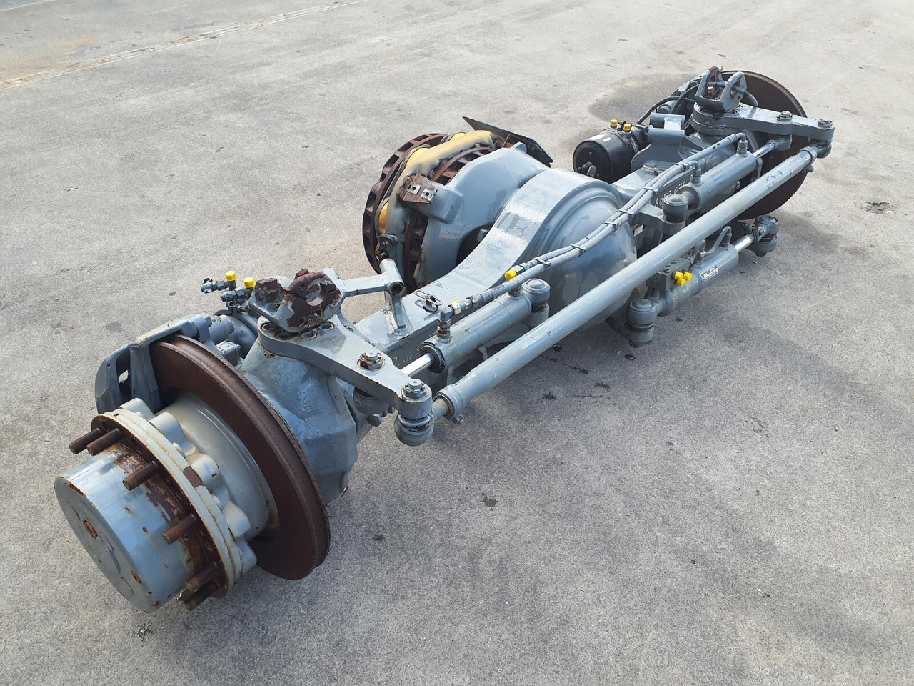 Liebherr LTM 1130-5.1 axle 5 - Axle and parts for Mobile crane: picture 4 Liebherr LTM 1130-5.1 axle 5 - Axle and parts for Mobile crane: picture 4