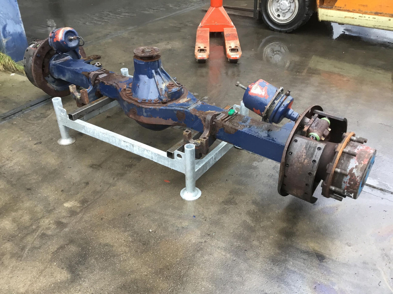 Liebherr LTM 1300 axle 5 - Axle and parts for Mobile crane: picture 2 Liebherr LTM 1300 axle 5 - Axle and parts for Mobile crane: picture 2