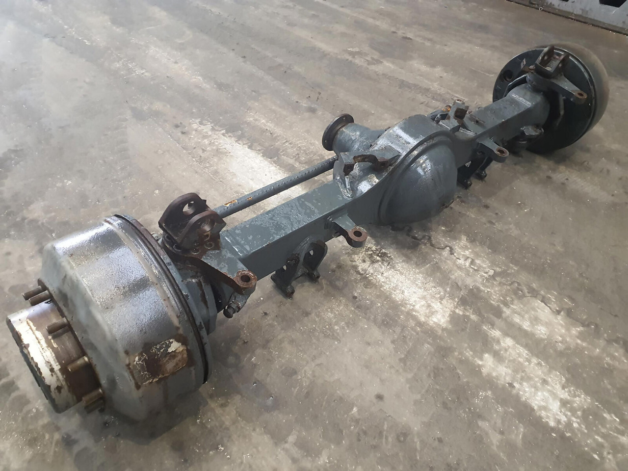Liebherr LTM 1400-7.1 axle 6 - Axle and parts for Crane: picture 4 Liebherr LTM 1400-7.1 axle 6 - Axle and parts for Crane: picture 4