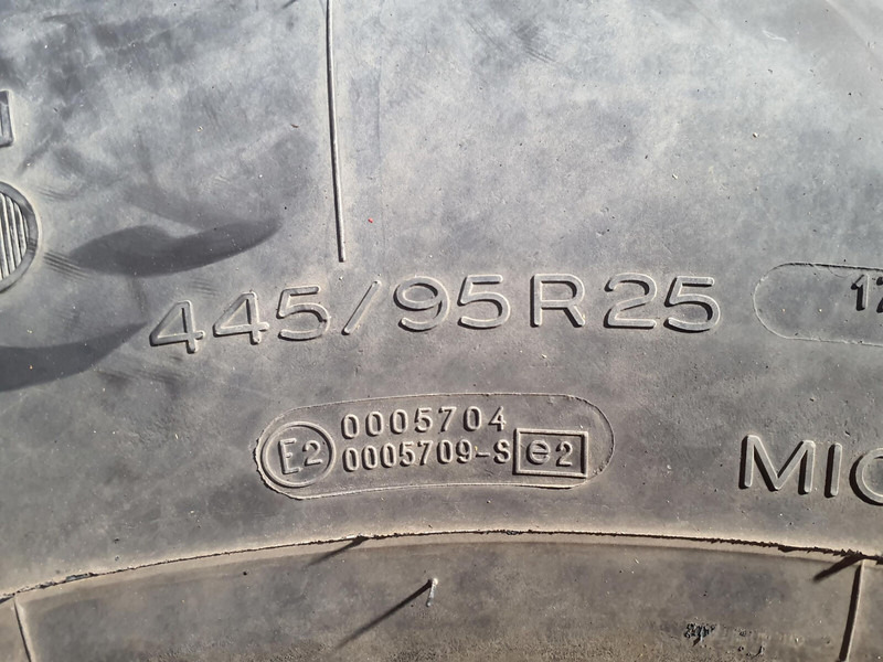 Michelin Wheel 445/95R25 10 12 1p - Wheels and tires for Crane: picture 4 Michelin Wheel 445/95R25 10 12 1p - Wheels and tires for Crane: picture 4