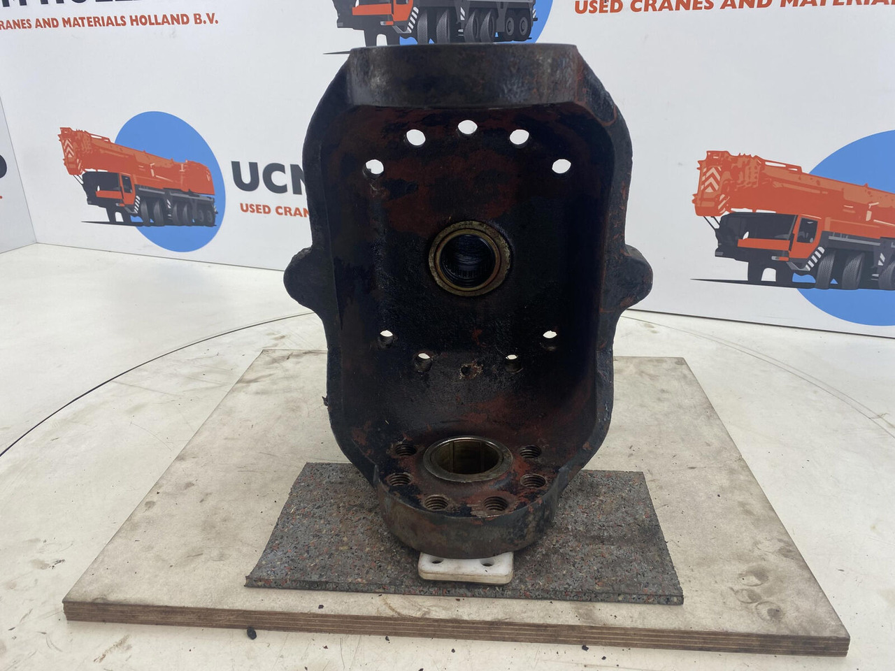 PPM 280 ATT Steering knuckle 16 holes axle 1 - Steering knuckle for Crane: picture 5 PPM 280 ATT Steering knuckle 16 holes axle 1 - Steering knuckle for Crane: picture 5