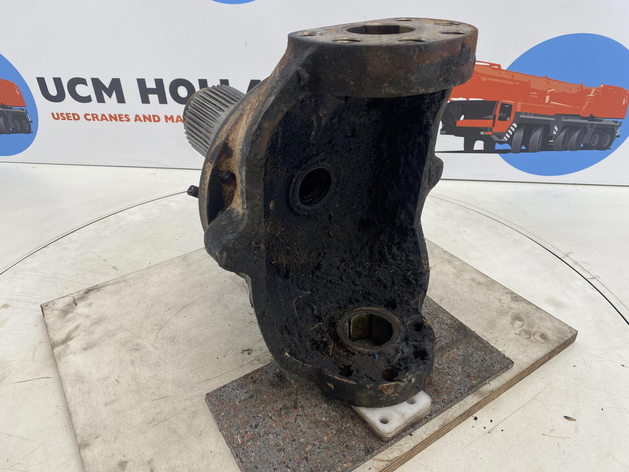 PPM 280 ATT Steering knuckle 16 holes axle 2 - Steering knuckle for Crane: picture 4 PPM 280 ATT Steering knuckle 16 holes axle 2 - Steering knuckle for Crane: picture 4