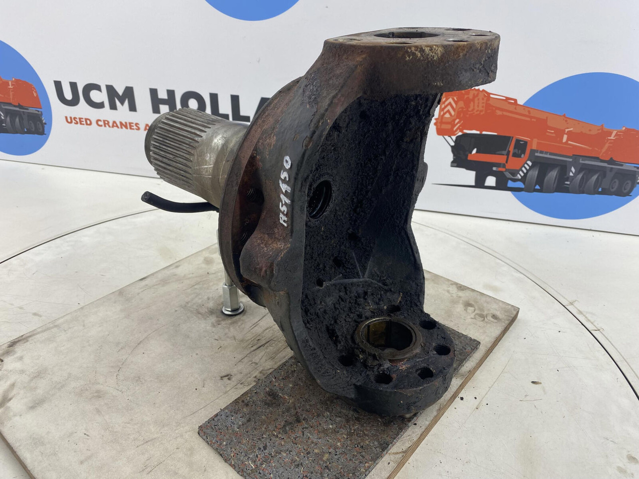 PPM 280 ATT Steering knuckle 16 holes axle 2 - Steering knuckle for Crane: picture 4 PPM 280 ATT Steering knuckle 16 holes axle 2 - Steering knuckle for Crane: picture 4