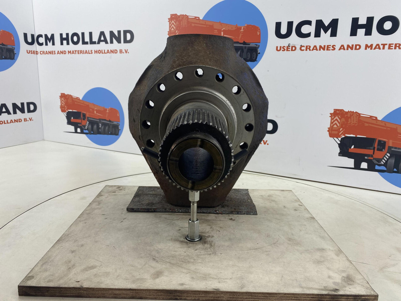 Terex AC 205 Steering knuckle 16 holes - Steering knuckle for Mobile crane: picture 2 Terex AC 205 Steering knuckle 16 holes - Steering knuckle for Mobile crane: picture 2