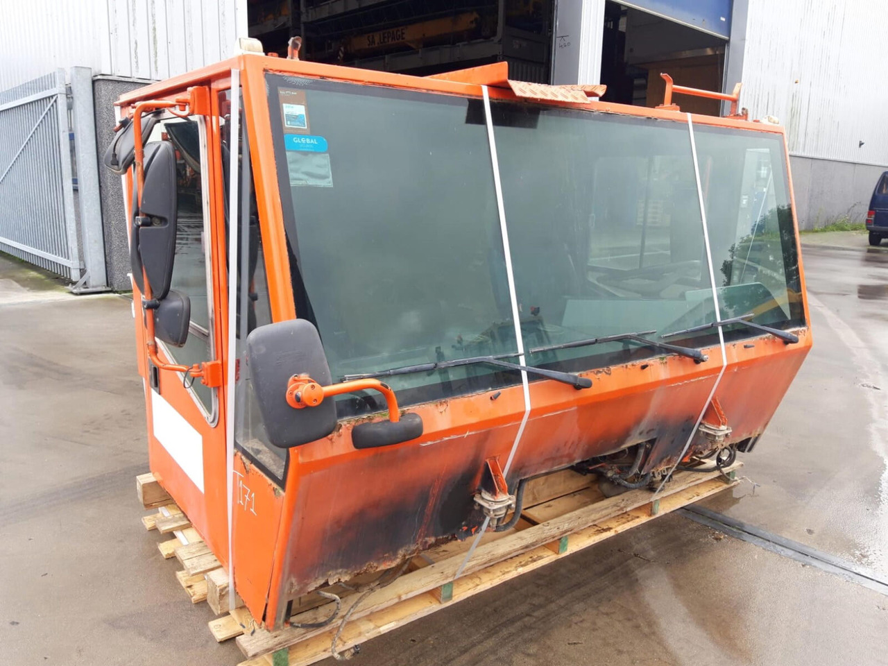 Terex AC 205 lower cab - Cab for Mobile crane: picture 2 Terex AC 205 lower cab - Cab for Mobile crane: picture 2