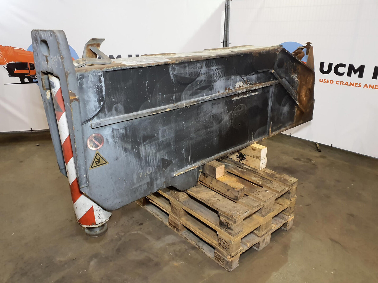 Terex AC 350-1 outrigger beam complete front - Suspension for Mobile crane: picture 2 Terex AC 350-1 outrigger beam complete front - Suspension for Mobile crane: picture 2