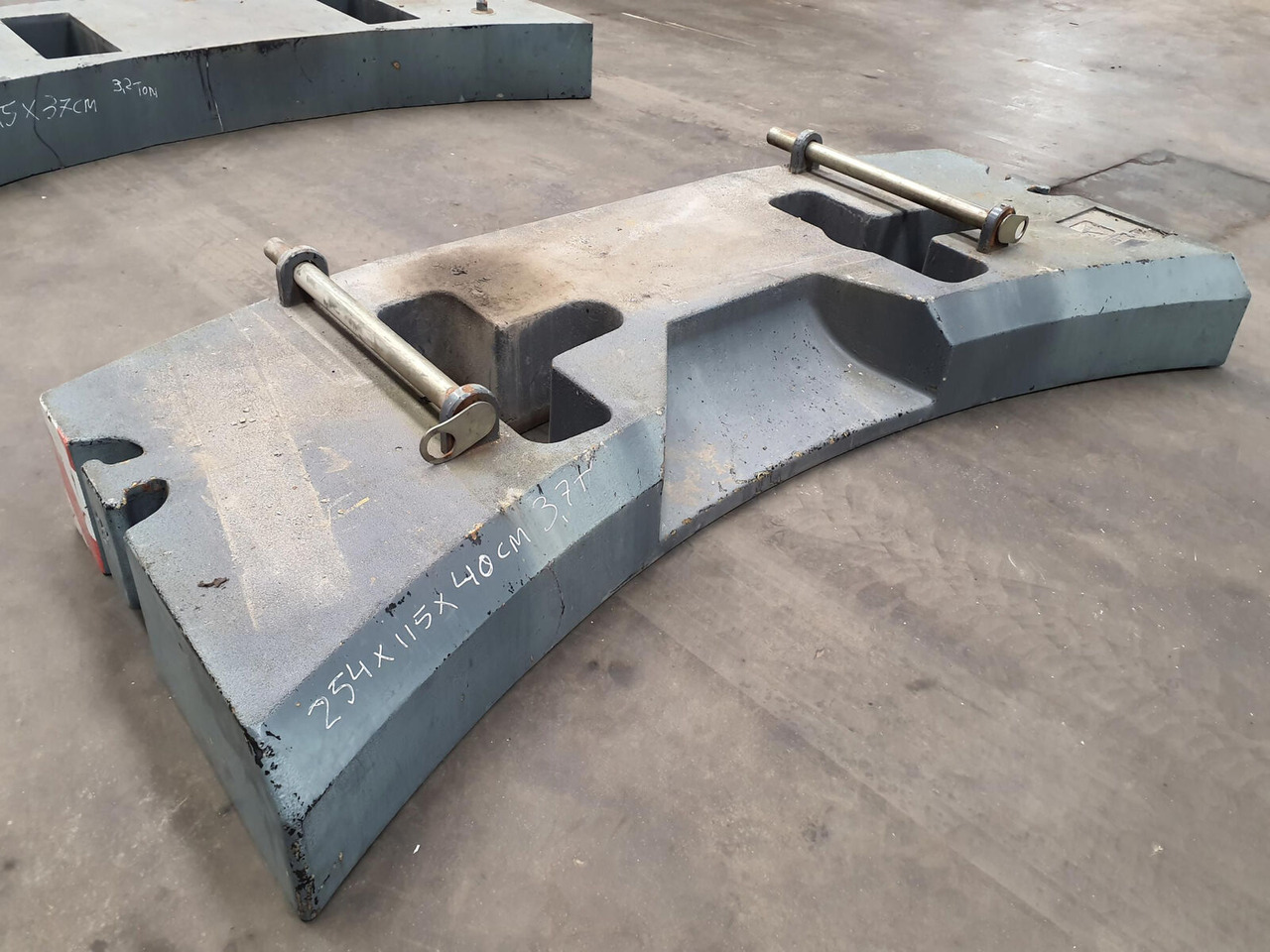 Terex Terex Demag Challenger 4200 counterweight 3.7 Ton - Counterweight for Mobile crane: picture 1 Terex Terex Demag Challenger 4200 counterweight 3.7 Ton - Counterweight for Mobile crane: picture 1