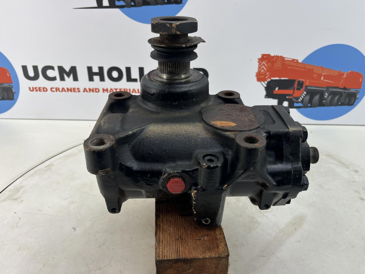 ZF ZF steering box - Steering gear for Mobile crane: picture 4 ZF ZF steering box - Steering gear for Mobile crane: picture 4