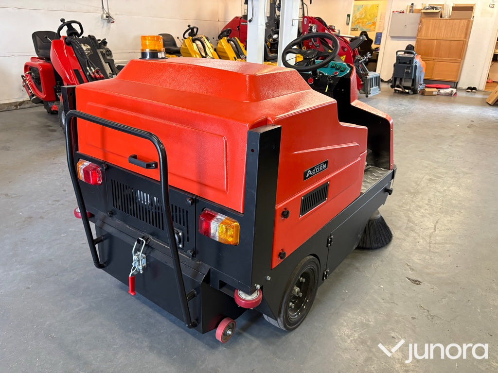 Åkbar industrisopmaskin Action A1500 - Industrial sweeper: picture 4 Åkbar industrisopmaskin Action A1500 - Industrial sweeper: picture 4