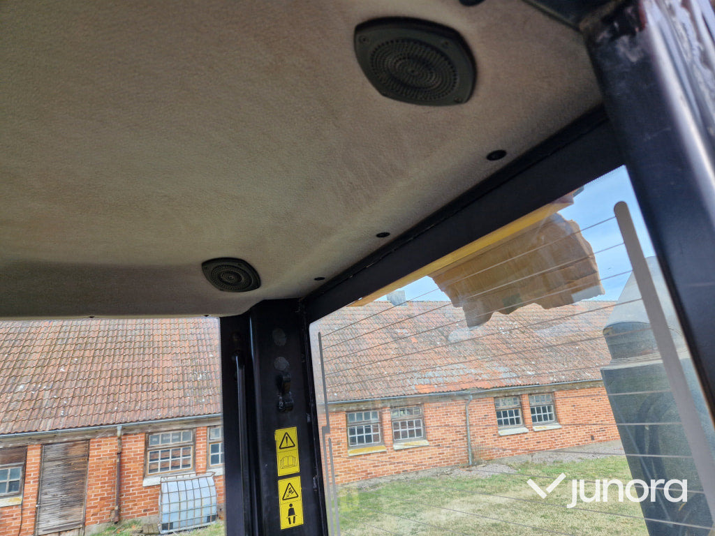 Wheel loader Lastmaskin JCB 412S: picture 12