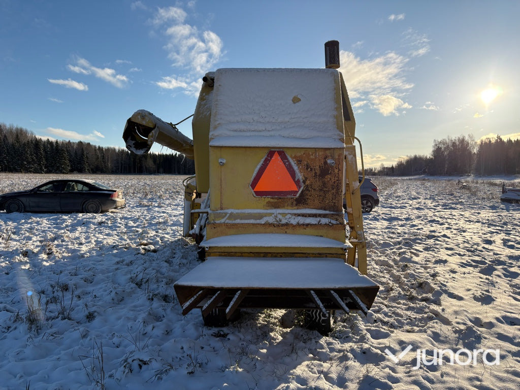 Skördetröska - New Holland Clayson 1520 - Combine harvester: picture 5 Skördetröska - New Holland Clayson 1520 - Combine harvester: picture 5