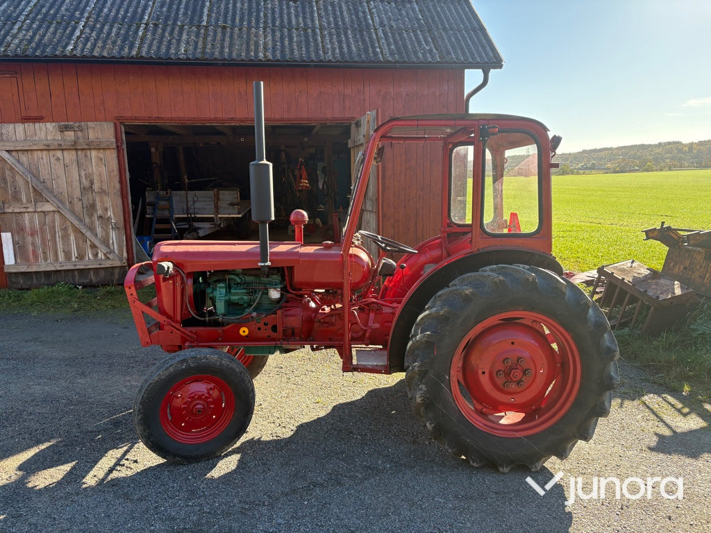 Traktor - Volvo BM 320 - Farm tractor: picture 2 Traktor - Volvo BM 320 - Farm tractor: picture 2