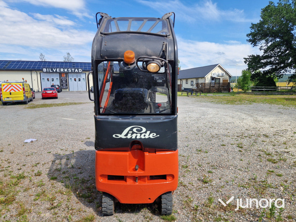 Truck Linde E20/600 - Electric forklift: picture 3 Truck Linde E20/600 - Electric forklift: picture 3