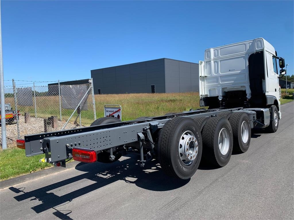 DAF XF 430 FAW 8x4*4 Tridem - Skip loader truck: picture 3 DAF XF 430 FAW 8x4*4 Tridem - Skip loader truck: picture 3