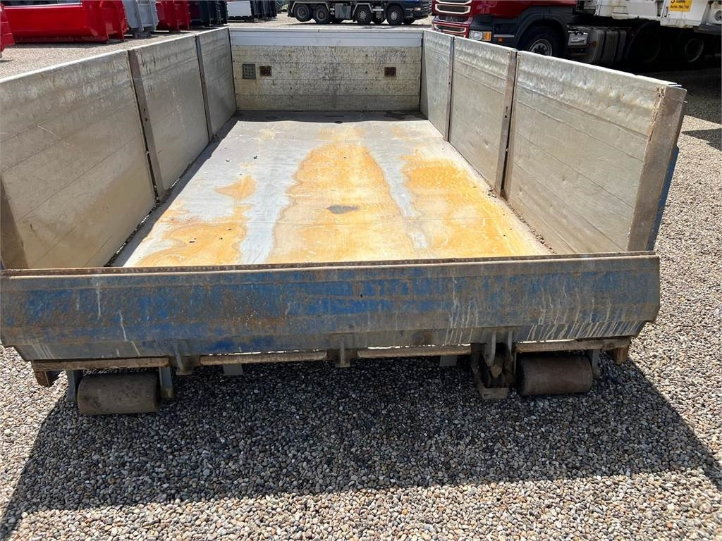 HMF 5,8 mtr - alu sider - aut bagsmæk - Flatbed body: picture 4 HMF 5,8 mtr - alu sider - aut bagsmæk - Flatbed body: picture 4