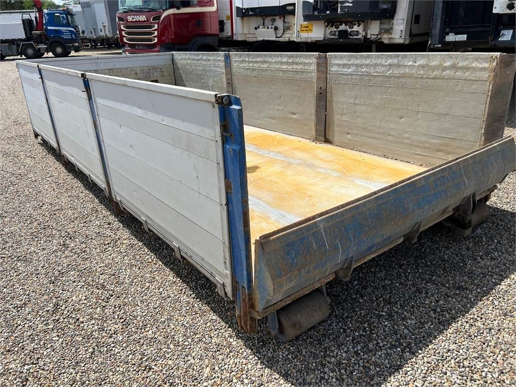 HMF 5,8 mtr - alu sider - aut bagsmæk - Flatbed body: picture 2 HMF 5,8 mtr - alu sider - aut bagsmæk - Flatbed body: picture 2